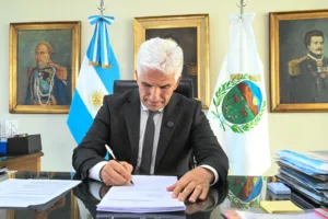 Poggi firmó el proyecto de Ley de Régimen Integral de Promoción del Desarrollo Económico y del Empleo